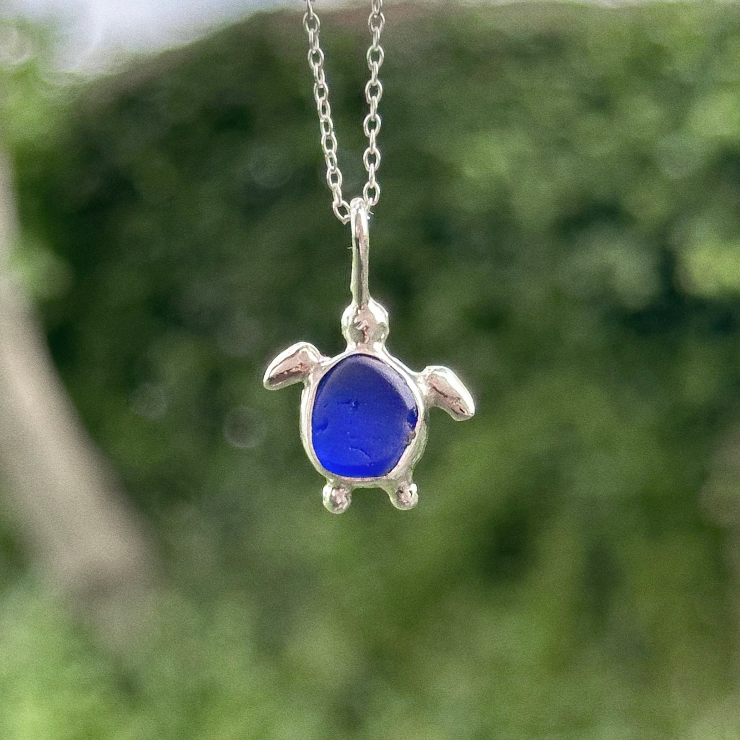 Sea glass turtle pendant No. 2