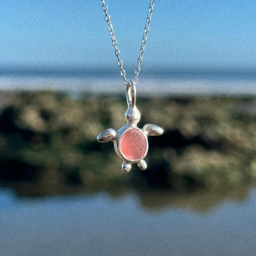 Sea glass turtle pendant No. 12