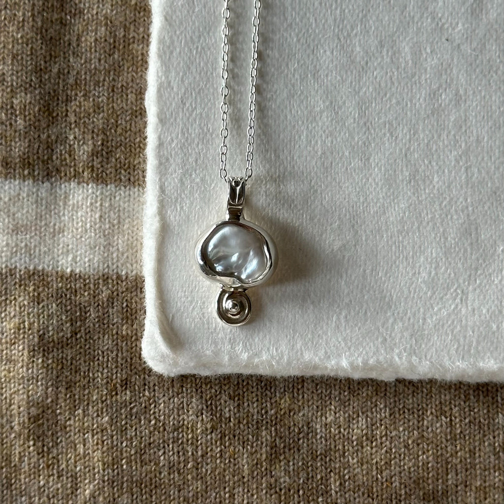 Keshi pearl pendant