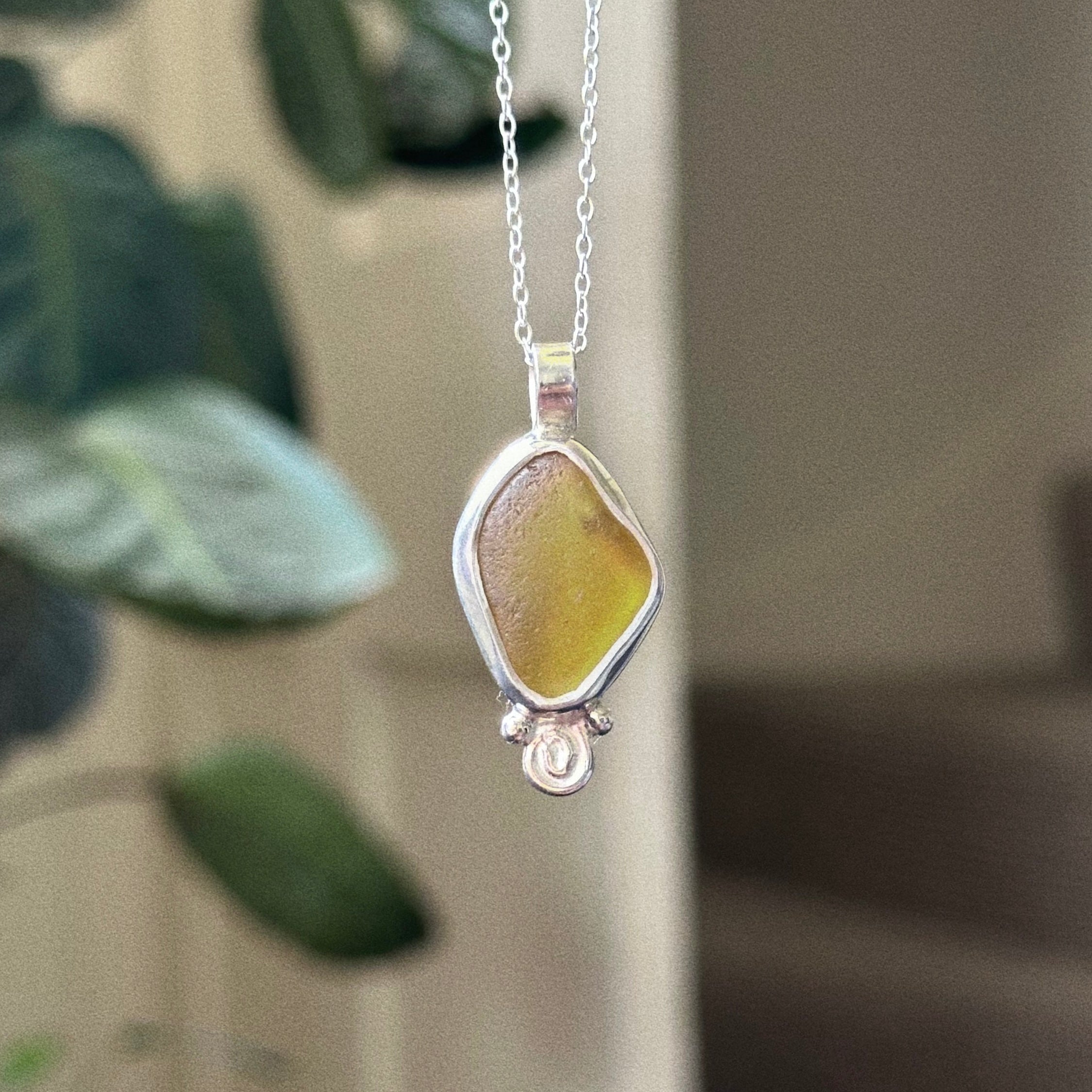 Sea glass pendant No. 9