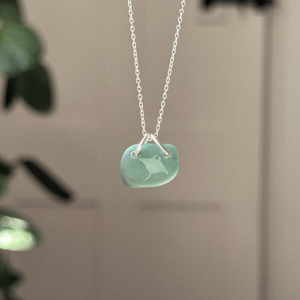 Manta ray silhouette pendant No. 3