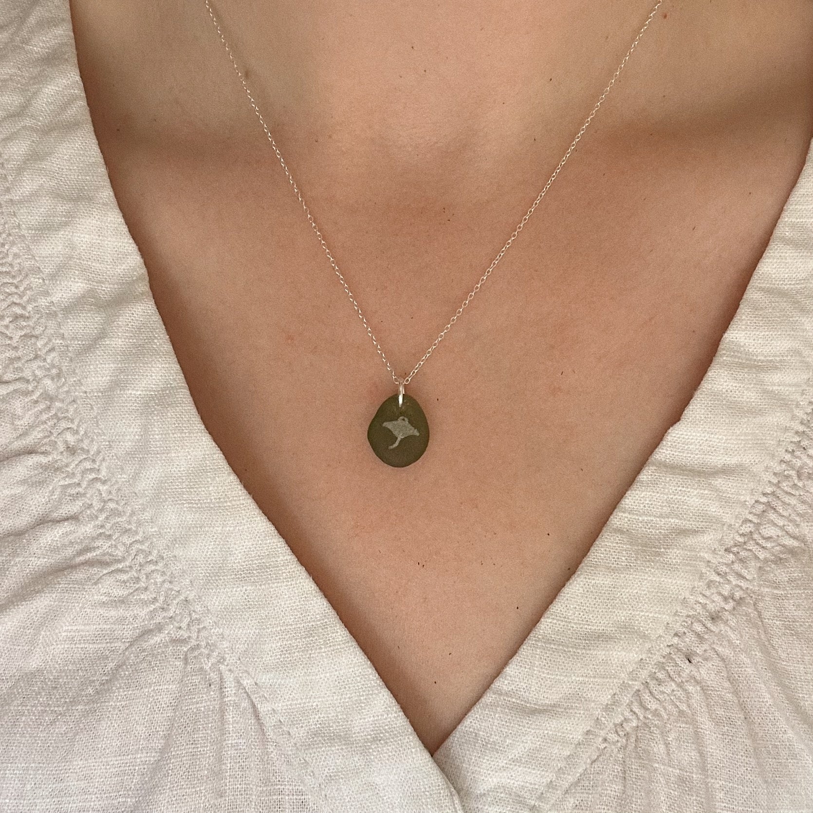 Manta ray silhouette pendant No. 7