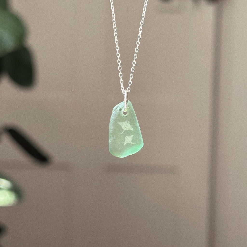 Manta ray silhouette pendant No. 5