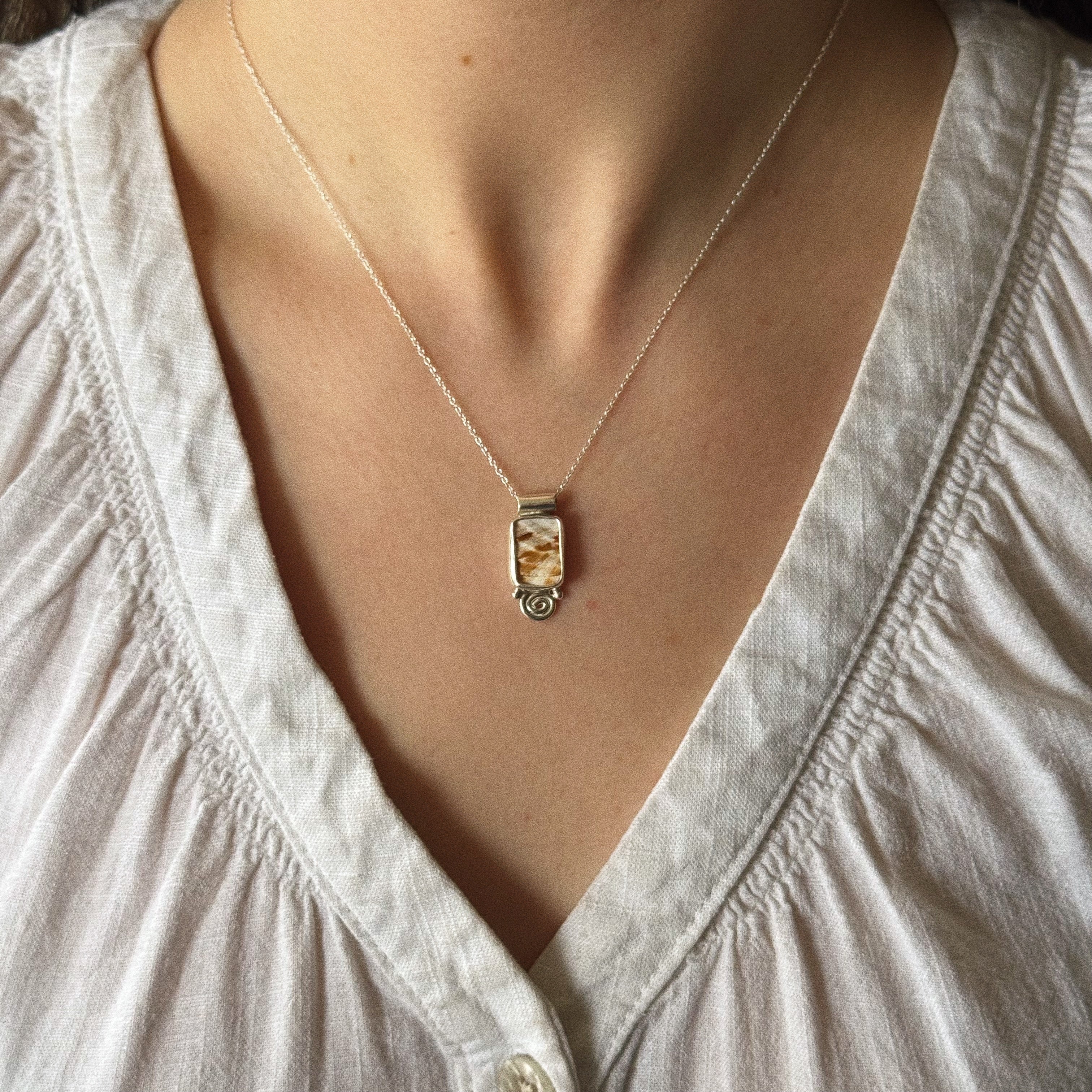 Shell pendant ~ Small bail