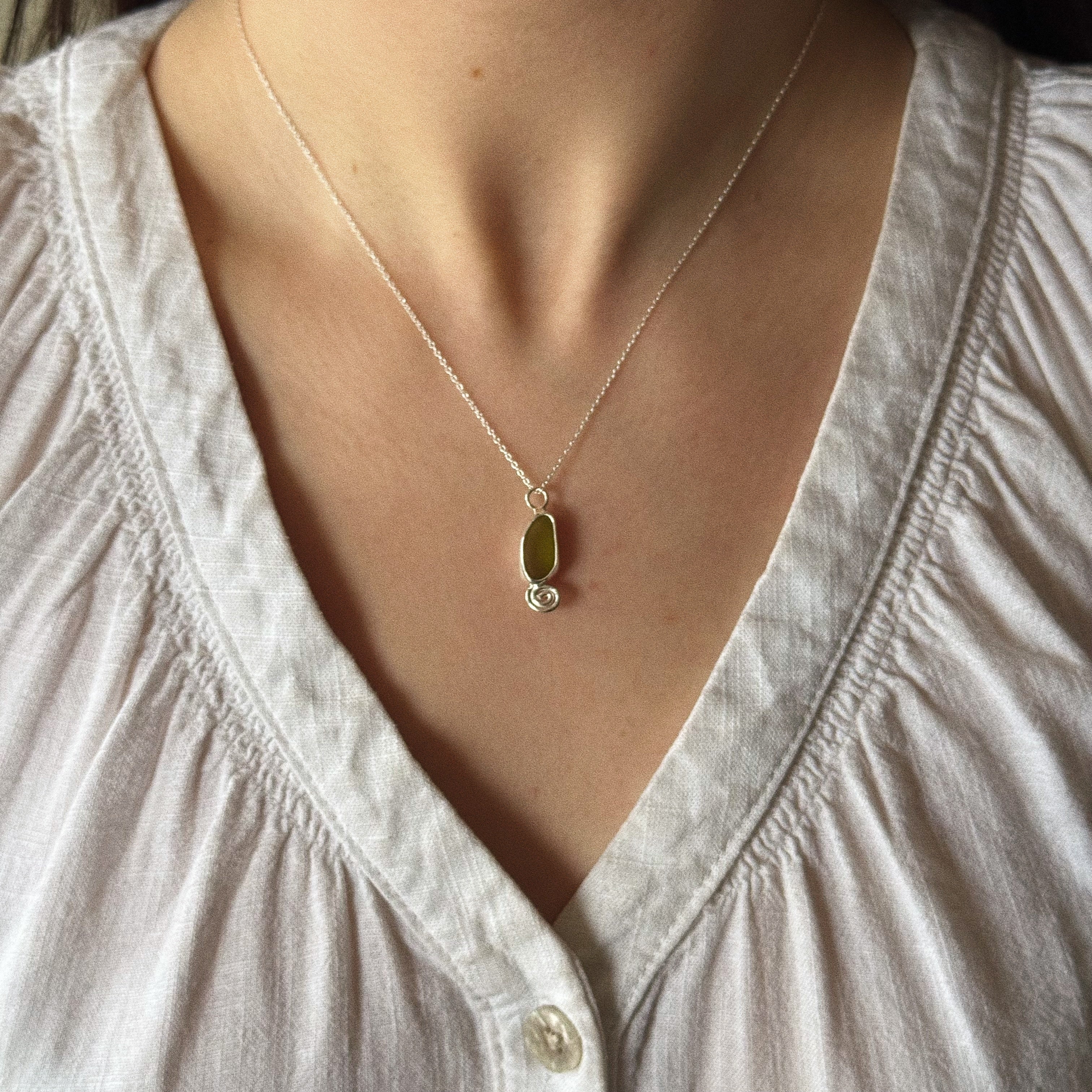 Reversible sea glass pendant