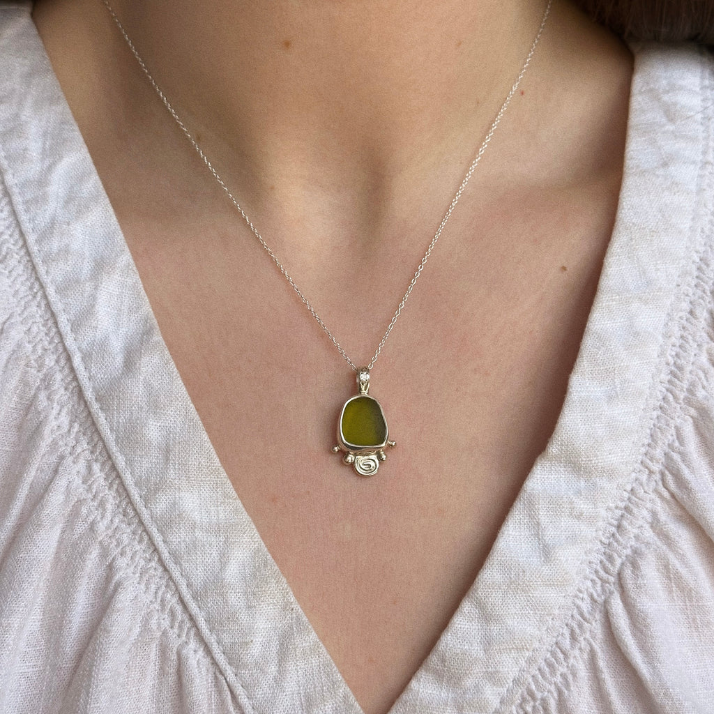 Sea glass pendant No. 1