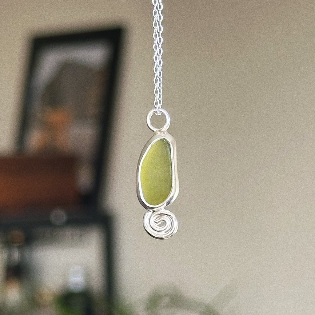 Reversible sea glass pendant