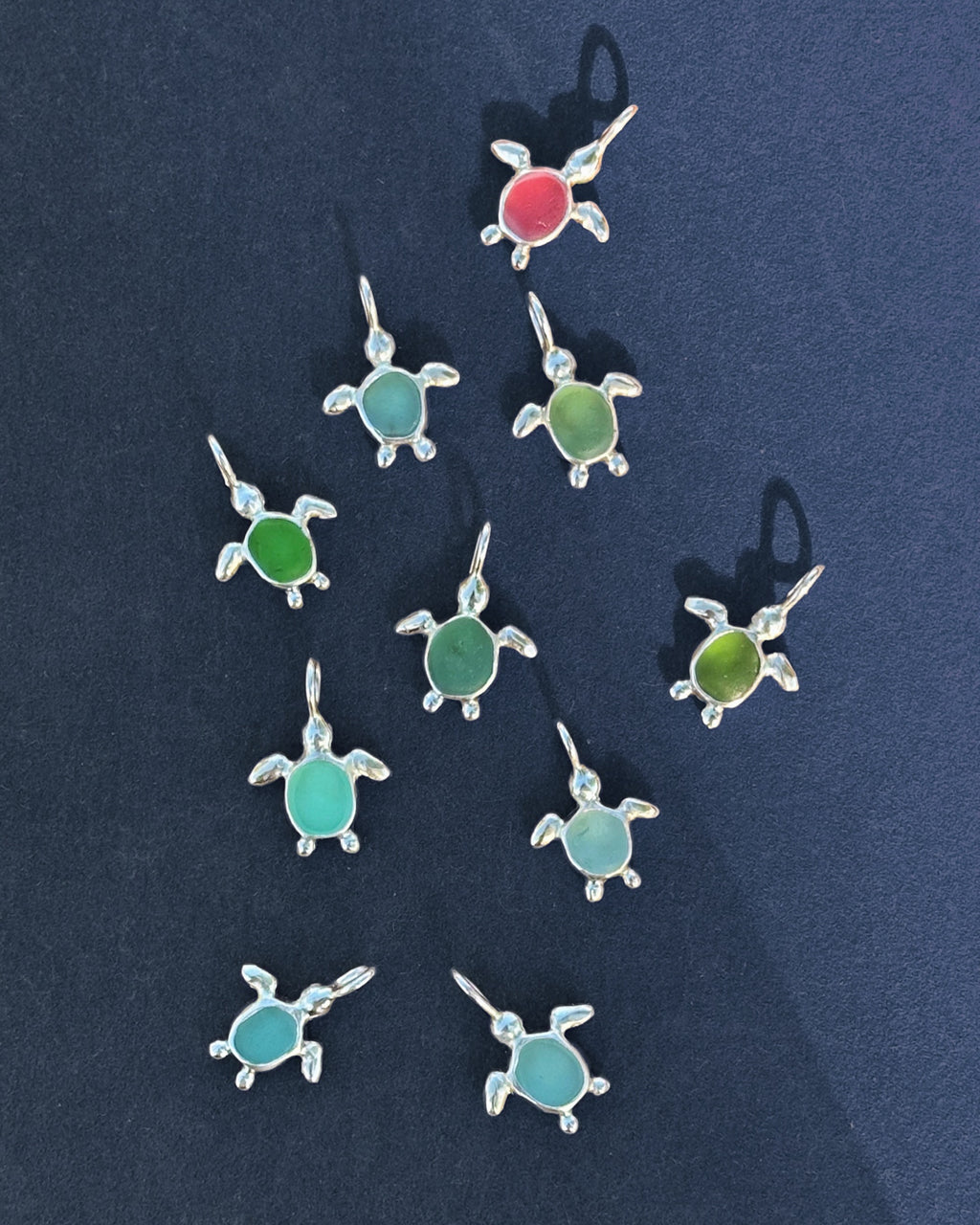 Sea glass turtle pendant No. 4