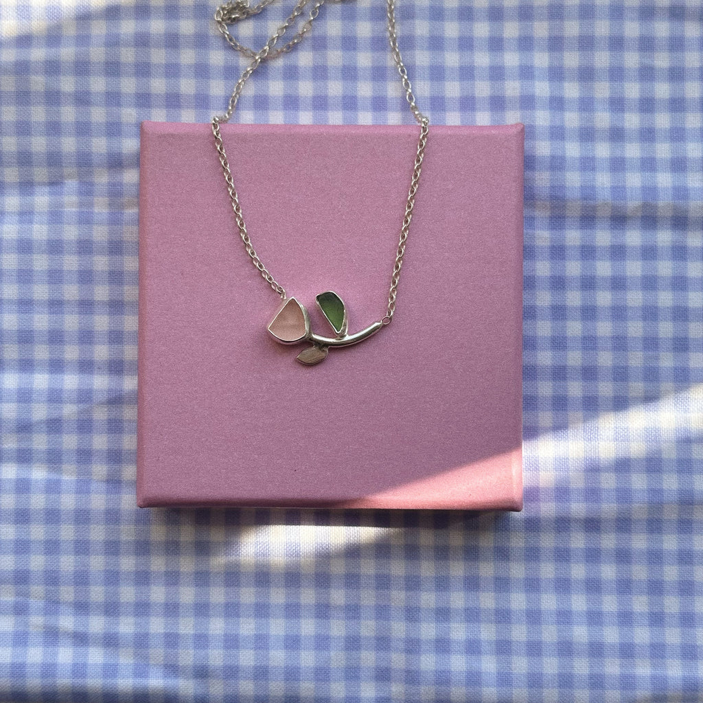Tulip pendant + connected chain
