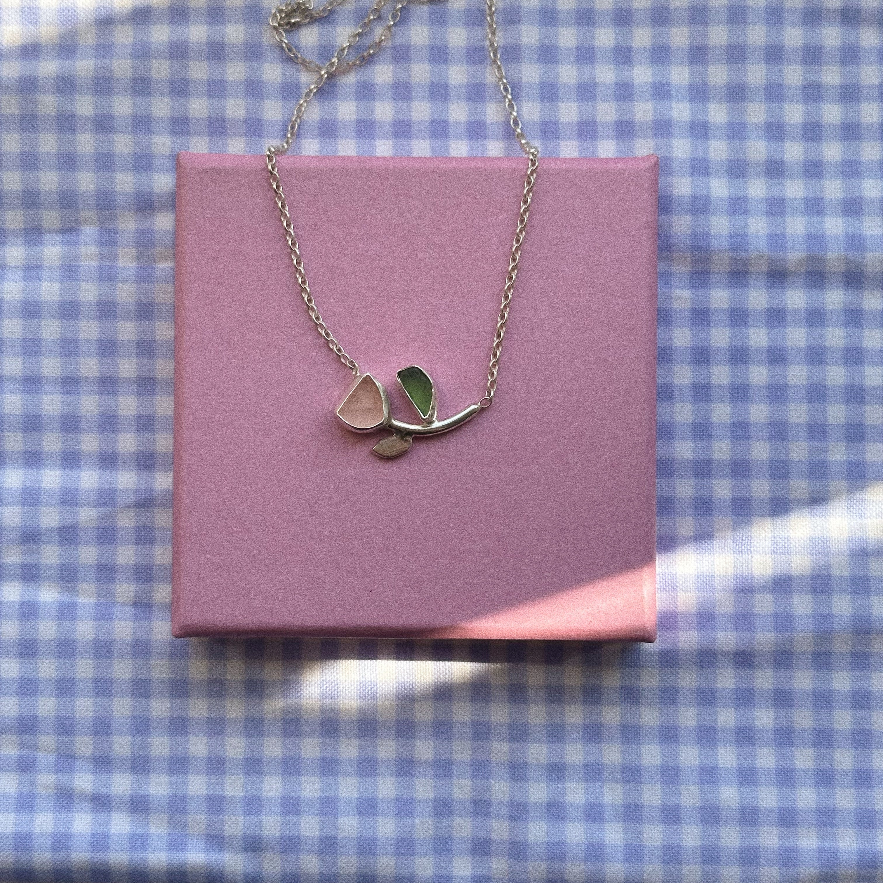 Tulip pendant + connected chain