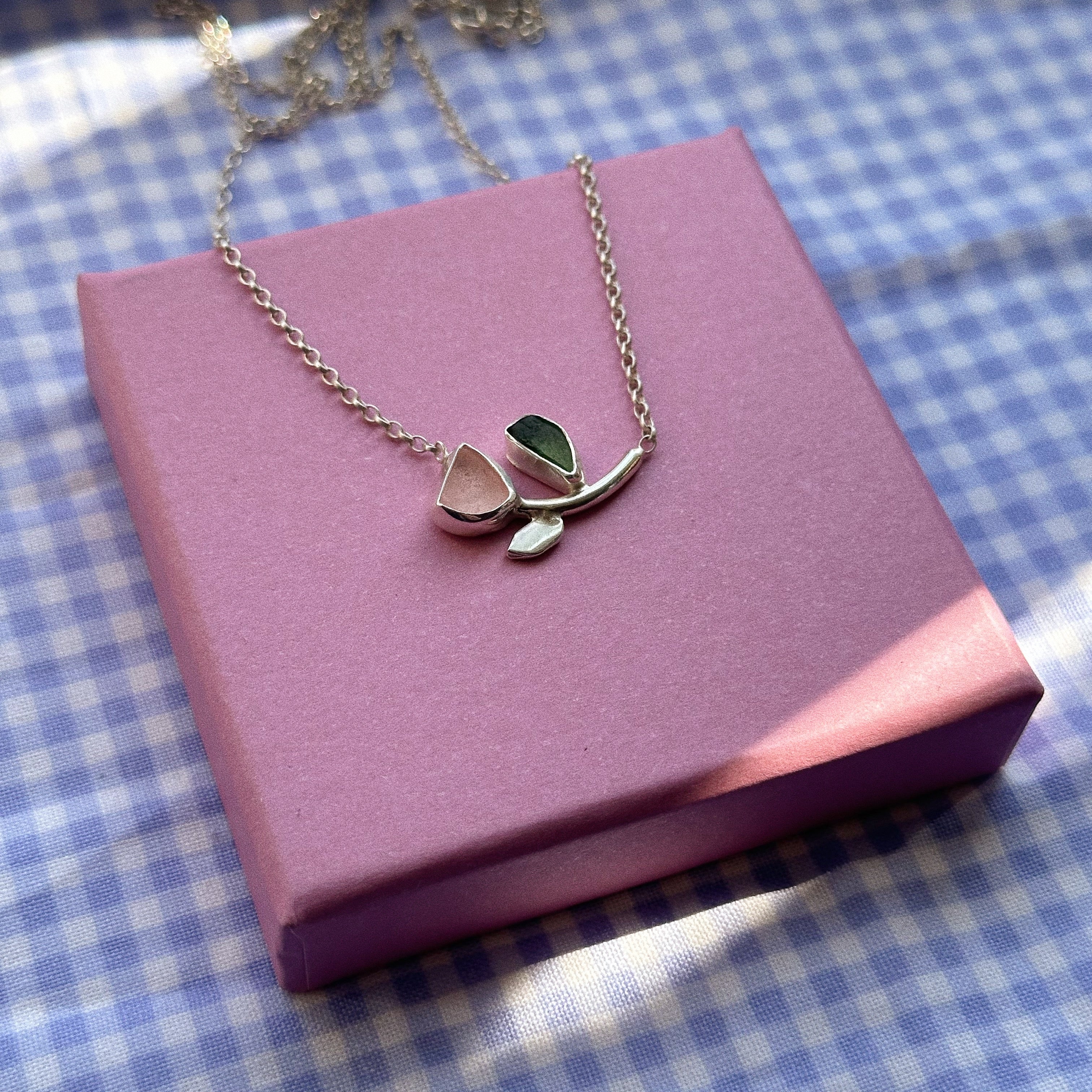 Tulip pendant + connected chain