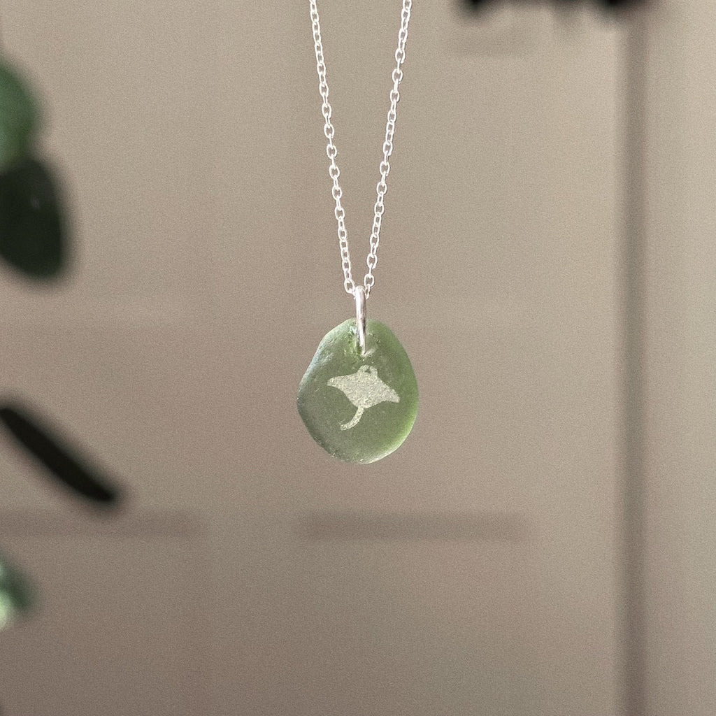 Manta ray silhouette pendant No. 7
