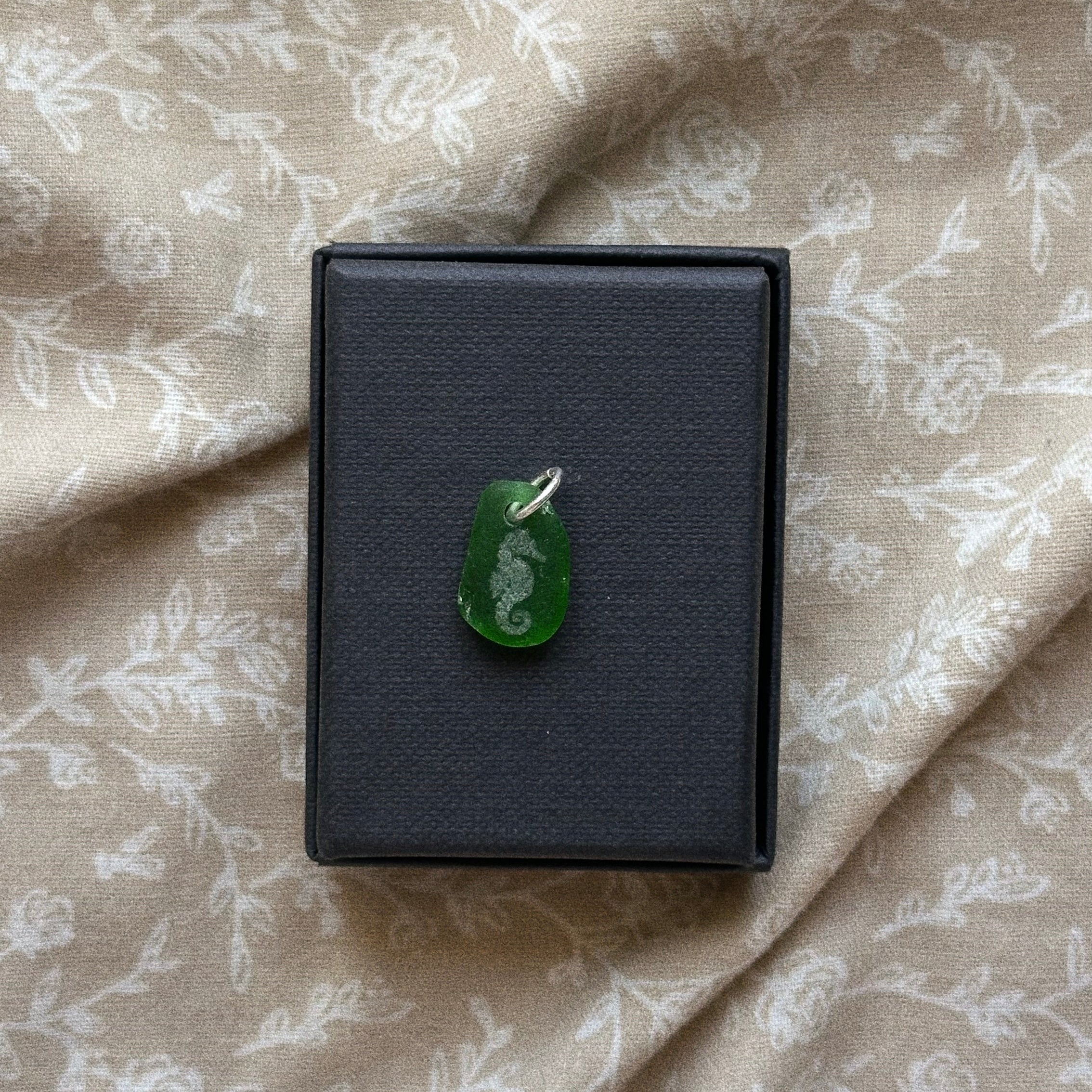 Seahorse silhouette No. 3