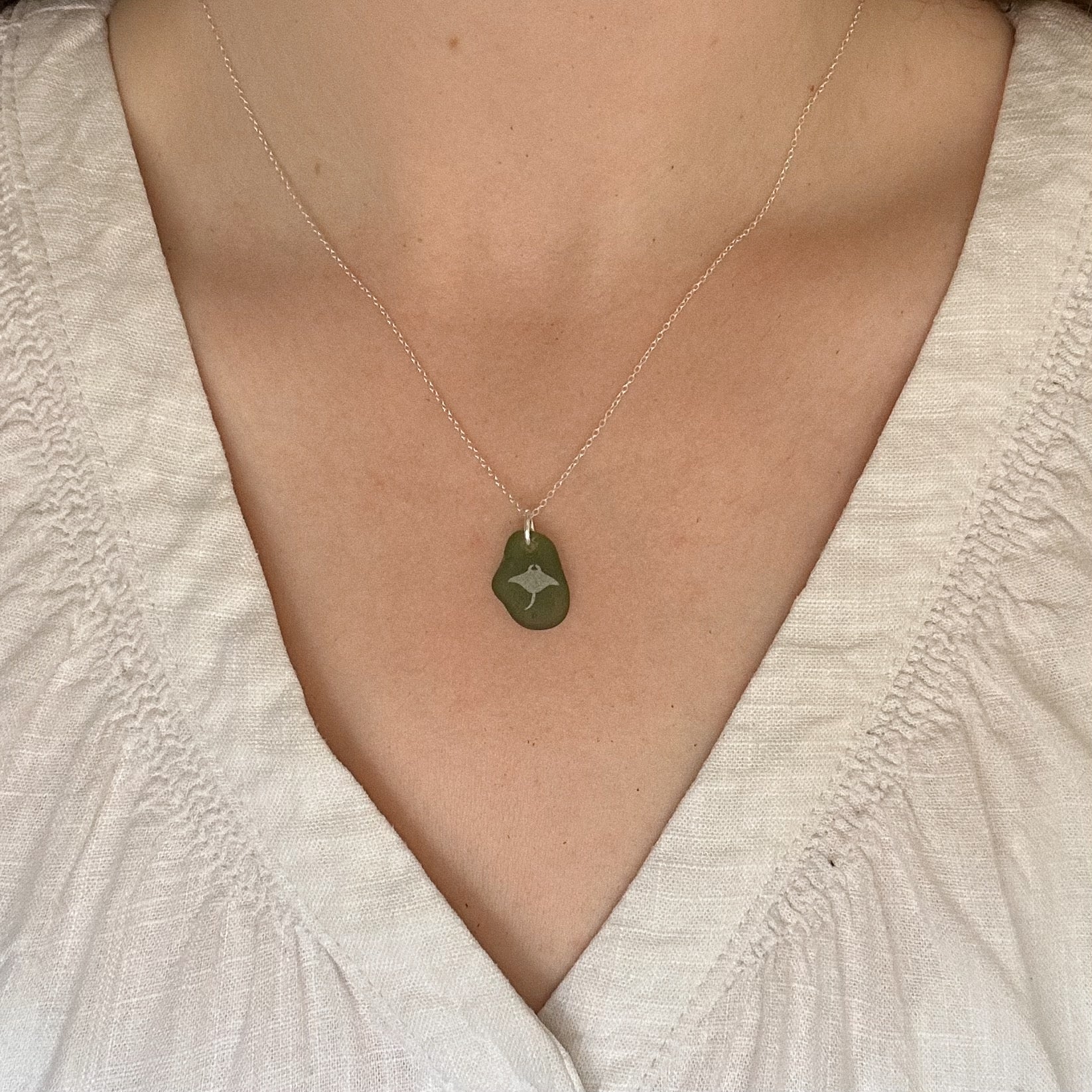 Manta ray silhouette pendant No. 1