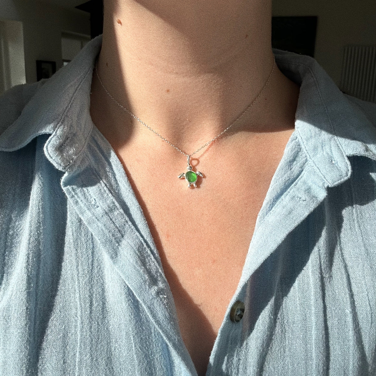 Sea glass turtle pendant No. 5