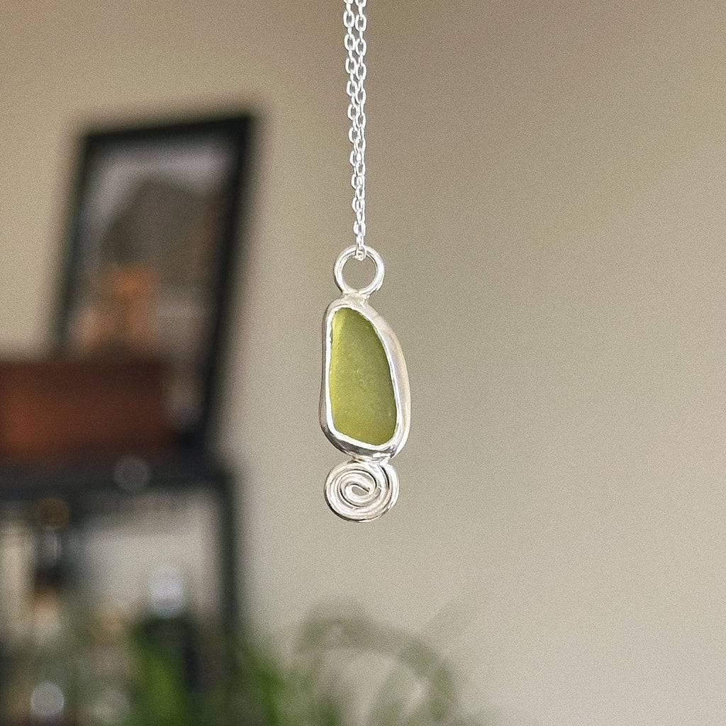 Reversible sea glass pendant