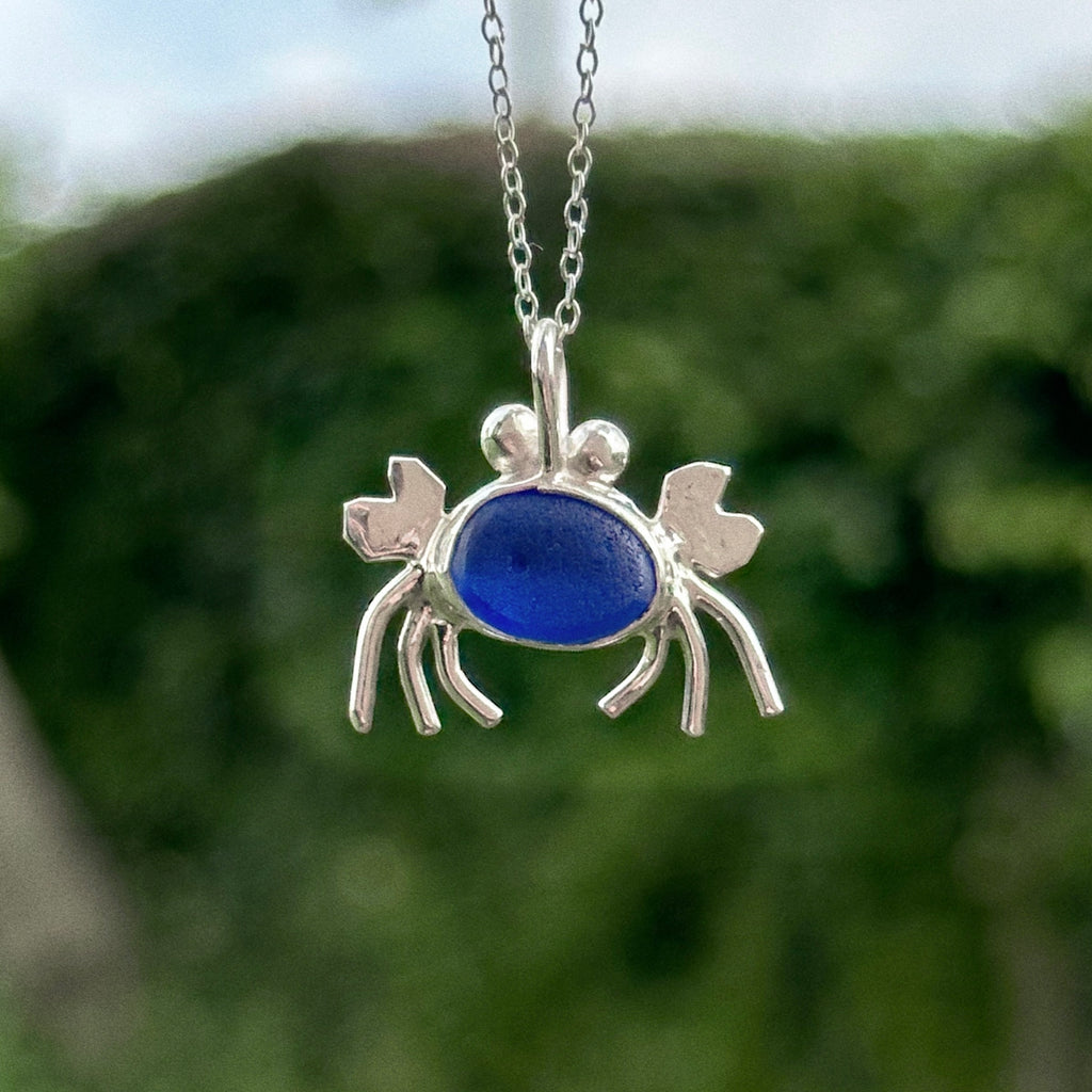 Sea glass crab pendant No. 2