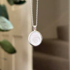 Operculum pendant No. 1