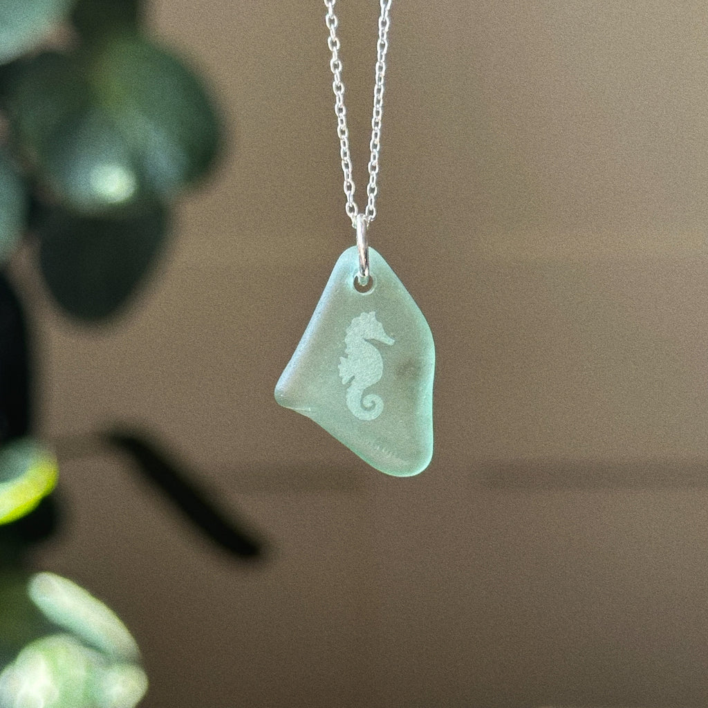 Seahorse silhouette No. 1