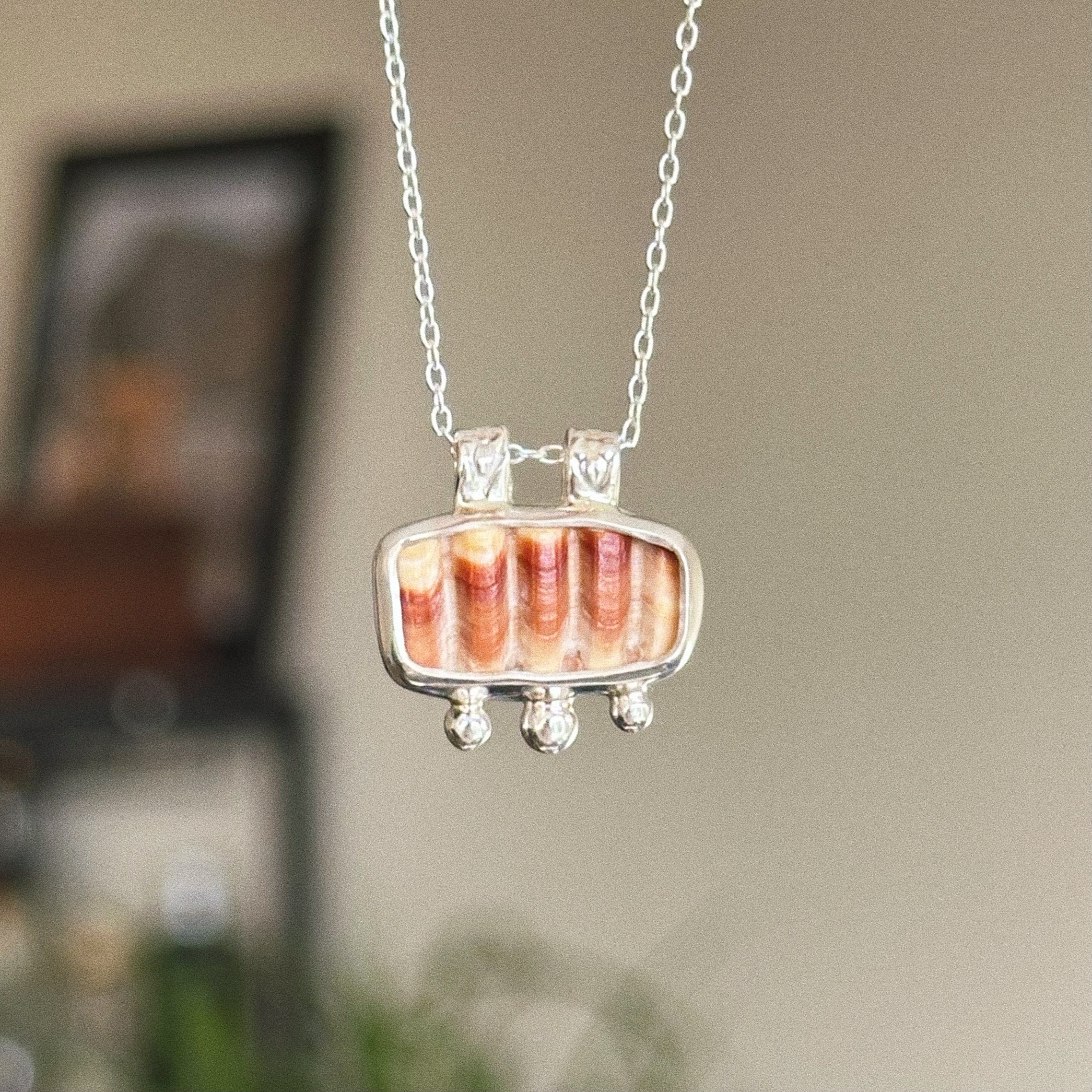 Shell pendant ~ Small bail