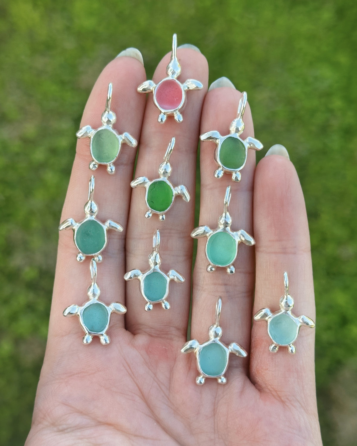 Sea glass turtle pendant No. 4